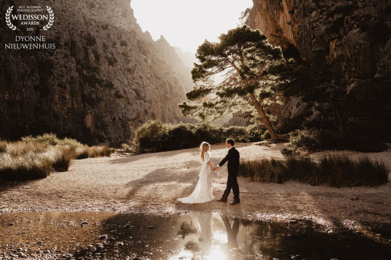 Destination wedding fotografie — trouwen in het buitenland vastgelegd in pure sfeer. ruiloft in het buitenland — professionele destination wedding fotograaf.