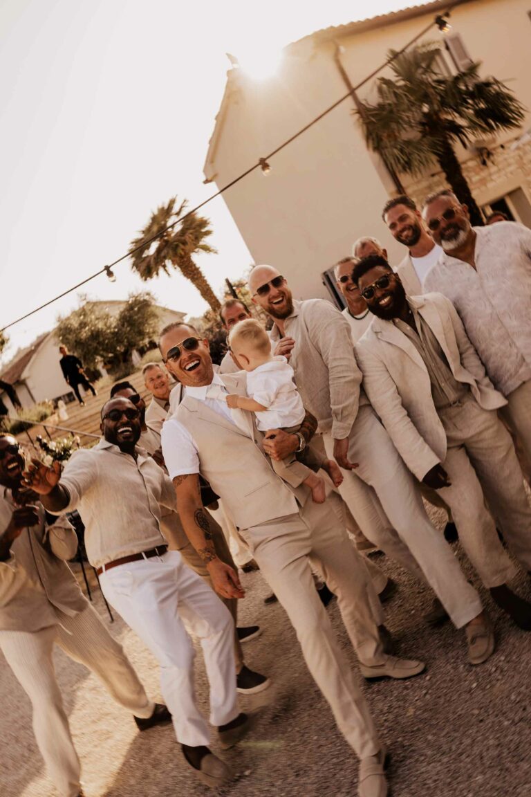 Destination wedding fotografie — trouwen in het buitenland vastgelegd in pure sfeer. ruiloft in het buitenland — professionele destination wedding fotograaf. Le LStonghe Fossombrone