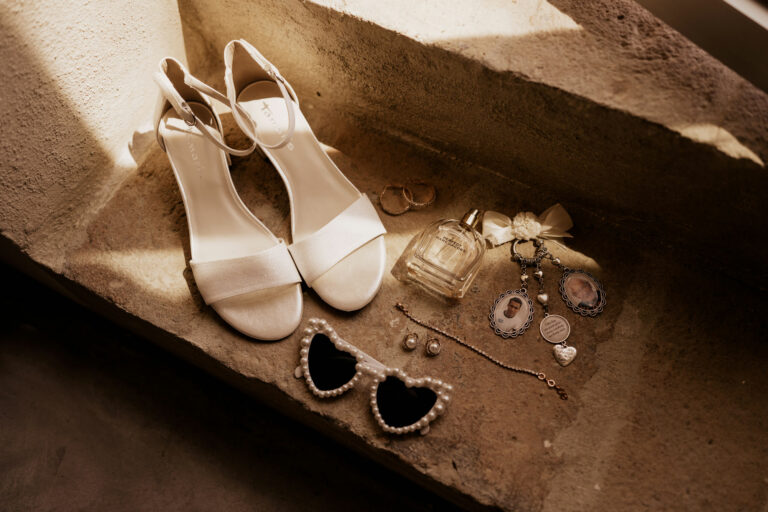 Destination wedding fotografie — trouwen in het buitenland vastgelegd in pure sfeer. ruiloft in het buitenland — professionele destination wedding fotograaf.