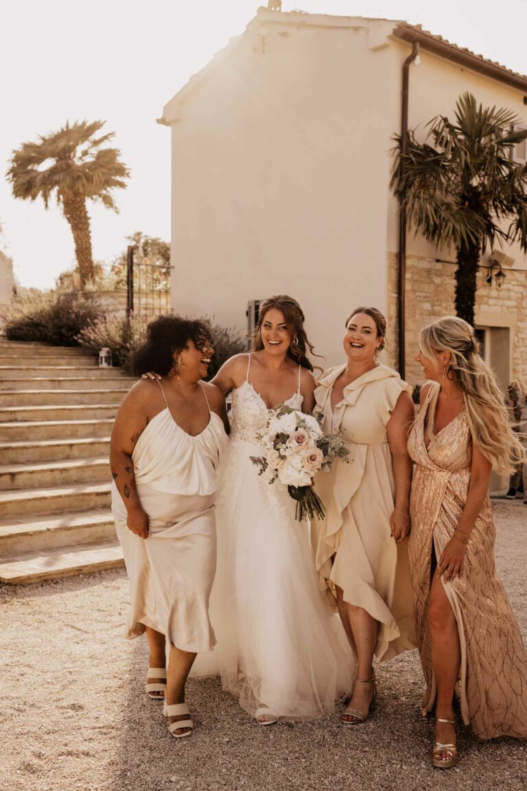 Destination wedding fotografie — trouwen in het buitenland vastgelegd in pure sfeer. ruiloft in het buitenland — professionele destination wedding fotograaf.